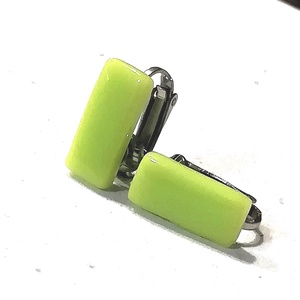 NEMESACÉL KLIPSZ.  Üde zöld trendi klipszes fülbevaló. - ékszer - fülbevaló - klipsz - Meska.hu