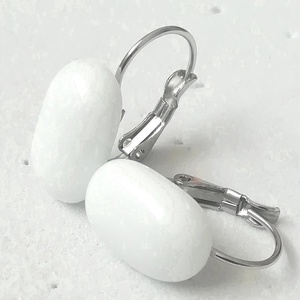 ORVOSI ACÉL!  Fehér kapszula formájú trendi üveg fülbevaló. - ékszer - fülbevaló - lógó fülbevaló - Meska.hu