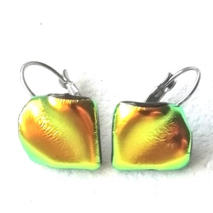 NEMESACÉL! Zöld-arany ragyogás dichroic fülbevaló. - ékszer - fülbevaló - lógó fülbevaló - Meska.hu