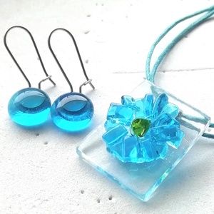 Kék virágos ékszerszett, ajándék  lányoknak szalagavatóra, névnapra, születésnapra. - Meska.hu