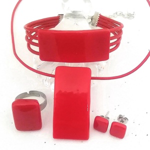  Hajlított piros ékszerszett, díszdobozba csomagolva. - ékszer - ékszerszett - Meska.hu