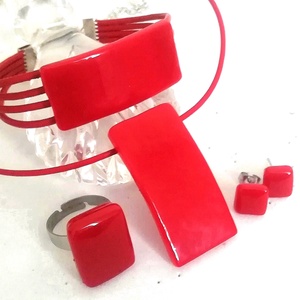  Hajlított piros ékszerszett, díszdobozba csomagolva., Ékszer, Ékszerszett, Ékszerkészítés, Üvegművészet, MESKA