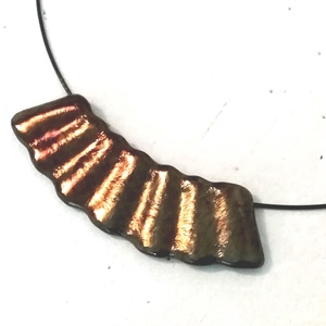 Bronzos hullámzás dichroic nyaklanc ajándék névnapra, születésnapra. - Meska.hu