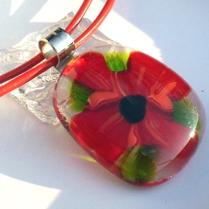 Piros virágos  üvegékszer , ajándék nőknek névnapra, születésnapra. - ékszer - nyaklánc - medálos nyaklánc - Meska.hu