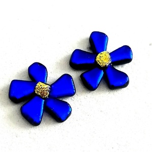 ORVOSI FÉM! ! Kéknefelejcs  stiftes fülbevaló, ajándék névnapra, születésnapra. - Meska.hu