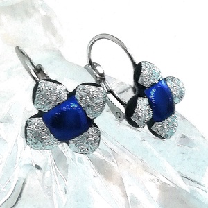 ORVOSI FÉM! ! Csillagvirág kapcsos fülbevaló, ajándék névnapra, születésnapra. - Meska.hu