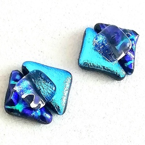 NEMESACÉL! Szabálytalan szépségek stiftes üveg fülbevaló  , ajándék  névnapra, születésnapra. - Meska.hu