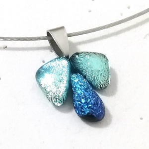  NEMESACÉL!   Ezüstkék cseppecske dichroic nyaklánc. - ékszer - nyaklánc - medálos nyaklánc - Meska.hu