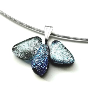  NEMESACÉL!   Ezüstkék cseppecske dichroic nyaklánc., Ékszer, Nyaklánc, Medálos nyaklánc, Ékszerkészítés, Üvegművészet, MESKA