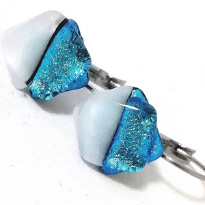 NEMESACÉL!  Kék-fehér dichroic fülbevaló, ajándék névnapra, születésnapra. - ékszer - ékszerszett - Meska.hu