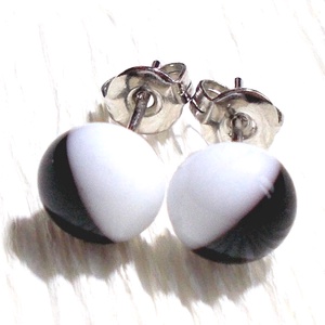 NEMESACÉL!   Fekete-fehér ékszerszett, ajándék névnapra, születésnapra. - ékszer - ékszerszett - Meska.hu