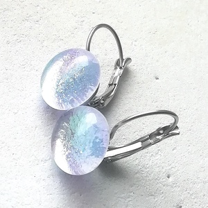 NEMESACÉL! Holdfény üveg fülbevaló, ajándék nőknek névnapra, születésnapra. - ékszer - fülbevaló - lógós kerek fülbevaló - Meska.hu