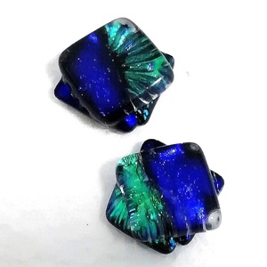 Kék-zöld fények dichroic  fülbevaló. - ékszer - fülbevaló - pötty fülbevaló - Meska.hu