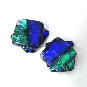 Kék-zöld fények dichroic  fülbevaló. - Meska.hu