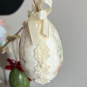 Kakasos, tyúkos, csipkés húsvéti tojás - ünnepi díszek, dekorációk - húsvéti díszek és dekorációk - húsvéti tojásfadíszek - Meska.hu