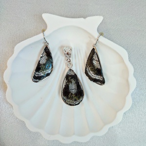 Fekete Csipkés Műgyanta Ékszerszett Fehér Virággal, Elegáns V-forma - ékszer - ékszerszett - Meska.hu