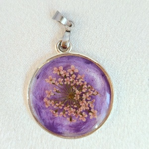 Ametiszt Est  Lila Gyöngyös Műgyanta Ékszerszett Fehér Virágokkal, Kerek Forma - ékszer - ékszerszett - Meska.hu