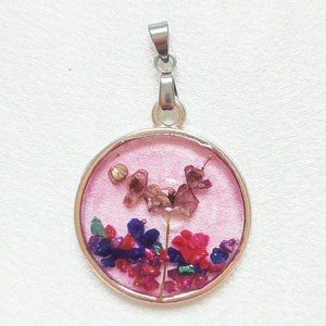 Málnás Kert  Színes kő- és virágdarabkás, pink gyanta szett - ékszer - ékszerszett - Meska.hu