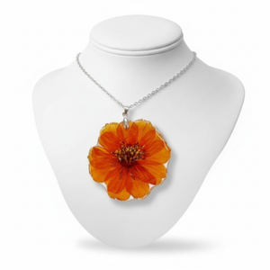 Lángoló Naplemente Medál � Nagyméretű, élénk narancssárga virág gyantában, Ékszer, Ékszerszett, Ékszerkészítés, MESKA