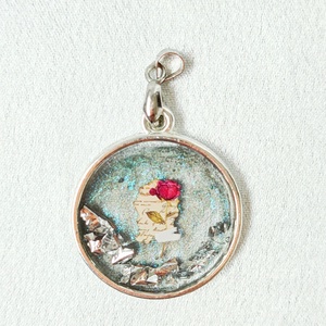 Vintage Romantika � Csillogó Műgyanta Medál Vörös Rózsával, Ékszer, Nyaklánc, Medálos nyaklánc, Ékszerkészítés, MESKA