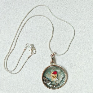 Vintage Romantika � Csillogó Műgyanta Medál Vörös Rózsával - ékszer - nyaklánc - medálos nyaklánc - Meska.hu