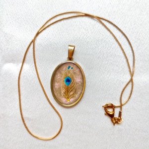 Elegáns pávaszemes ovális medál  - ékszer - nyaklánc - medálos nyaklánc - Meska.hu