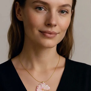 Tavaszi virág műgyanta medál apró kavicsokkal - ékszer - nyaklánc - medálos nyaklánc - Meska.hu