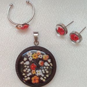 Élénk Tavasz - Rozsdamentes acél és fa színű műgyanta ékszerszett piros virágokkal, Ékszer, Ékszerszett, Ékszerkészítés, MESKA