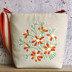 Hímzett farmer crossbody táska - Meska.hu