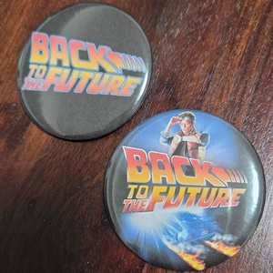 Időutazás a kabátodon! � Vissza a jövőbe kitűző szett (58 mm) - ékszer - kitűző és bross - Meska.hu