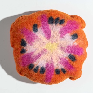 Narancssárga VIRÁG párna 1., Otthon & Életmód, Lakástextil, Párna & Párnahuzat, Nemezelés, MESKA