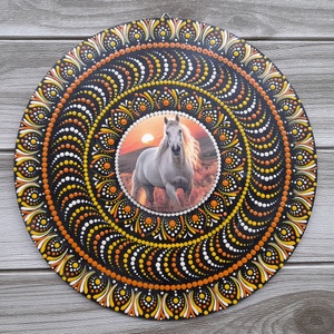 Mandala lovas motívummal, Otthon & Életmód, Dekoráció, Spiritualitás, Mandala, Festett tárgyak, MESKA