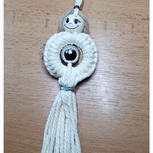 Fehér színű makramé angyalka, Karácsony, Karácsonyi lakásdekoráció, Karácsonyfadíszek, Csomózás, MESKA