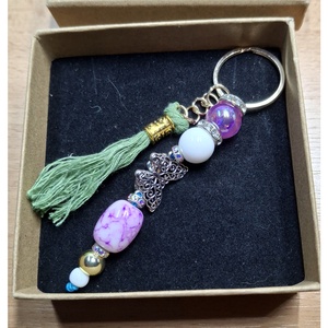 Gyöngyös - makramé kulcstartó kulcstartó karikára fűzve - táska & tok - kulcstartó & táskadísz - kulcstartó - Meska.hu