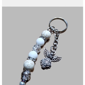 Angyalka medállal készített gyöngyös kulcstartó , Táska & Tok, Kulcstartó & Táskadísz, Kulcstartó, Gyöngyfűzés, gyöngyhímzés, MESKA