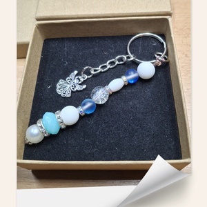 Ezüst színű kulcstartó angyalka medállal és gyöngyökkel., Táska & Tok, Kulcstartó & Táskadísz, Kulcstartó, Gyöngyfűzés, gyöngyhímzés, MESKA