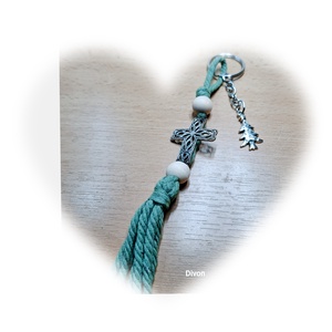 Kereszt medál és karácsonyfa medál makramé szálra fűzve, Táska & Tok, Kulcstartó & Táskadísz, Kulcstartó, Csomózás, MESKA