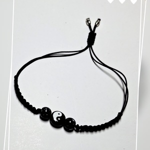 Jing-jang karkötő fekete zsinórral  - ékszer - karkötő - fonott karkötő - Meska.hu