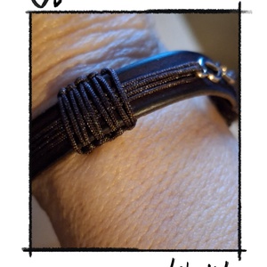 Bőrkarkötő végtelen szeretet medállal  - ékszer - karkötő - karkötő medállal - Meska.hu