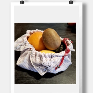 Dekoratív színes mintás szütyők ajándék ötlet - kellékek & szerszámok - ékszerkellék - medáltartó, medálkapocs - Meska.hu