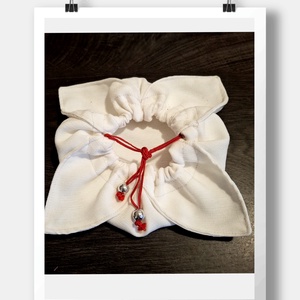 Fehér ékszer tartó pirosszínű zsinórral - Meska.hu