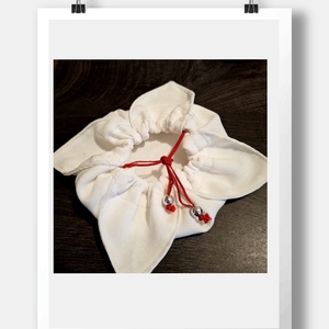 Fehér ékszer tartó pirosszínű zsinórral - ékszer - ékszertartó - ékszerdoboz - Meska.hu