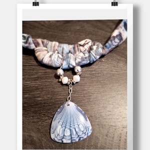 Bohém textil nyaklánc kagyló medállal � egyedi, kézzel készült ékszer gyűrűvel - ékszer - nyaklánc - medálos nyaklánc - Meska.hu