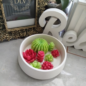 Modern kerámia kaspó viasz pozsgásokkal ?, Otthon & Életmód, Dekoráció, Asztal és polc dekoráció, Asztaldísz, Gipszöntés, Gyertya-, mécseskészítés, MESKA