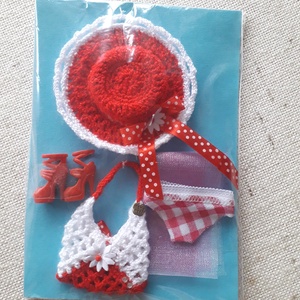 Barbie baba piros kiegészítők - Meska.hu