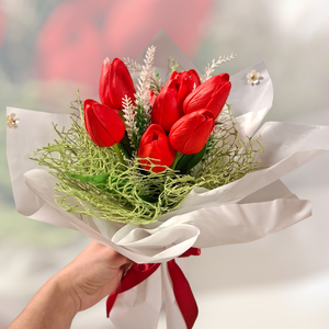 Piros tulipán csokor ballagásra - otthon & életmód - virágdekoráció - virágok - virágcsokor - Meska.hu