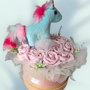 Unicornisos ajándékbox ballagásra - otthon & életmód - virágdekoráció - virágok - virágbox - Meska.hu