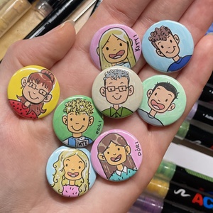 Illusztrált kitűző fotó alapján, Ékszer, Kitűző és Bross, Fotó, grafika, rajz, illusztráció, MESKA