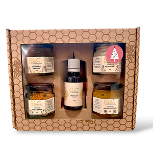 Mézes propoliszos ajándék doboz , Élelmiszer, Méz & Propolisz, Élelmiszer előállítás, Mézes ajándék doboz 
Tartalma: 
- 4x60 gramm méz (akác,  repce,  nyári virág, napraforgó, csokis,  ..., MESKA