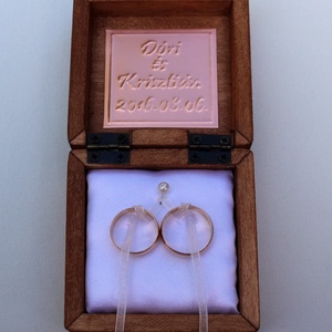 Just married - gyűrűtartó doboz dombornyomott fémlemezzel, exkluzív béléssel = - esküvő - kiegészítők - gyűrűtartó & gyűrűpárna - Meska.hu